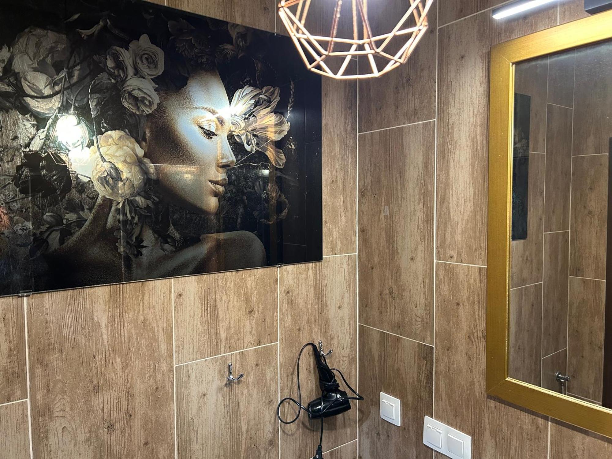 Goldeneye Apartment Center Wroclaw Ngoại thất bức ảnh
