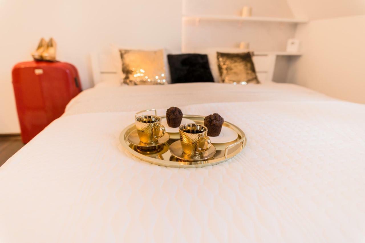 Goldeneye Apartment Center Wroclaw Ngoại thất bức ảnh
