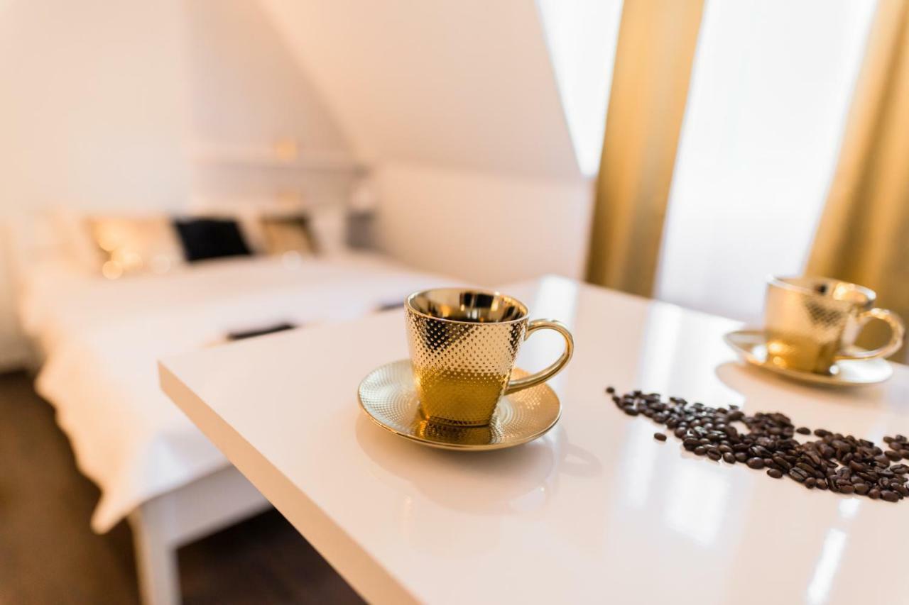 Goldeneye Apartment Center Wroclaw Ngoại thất bức ảnh
