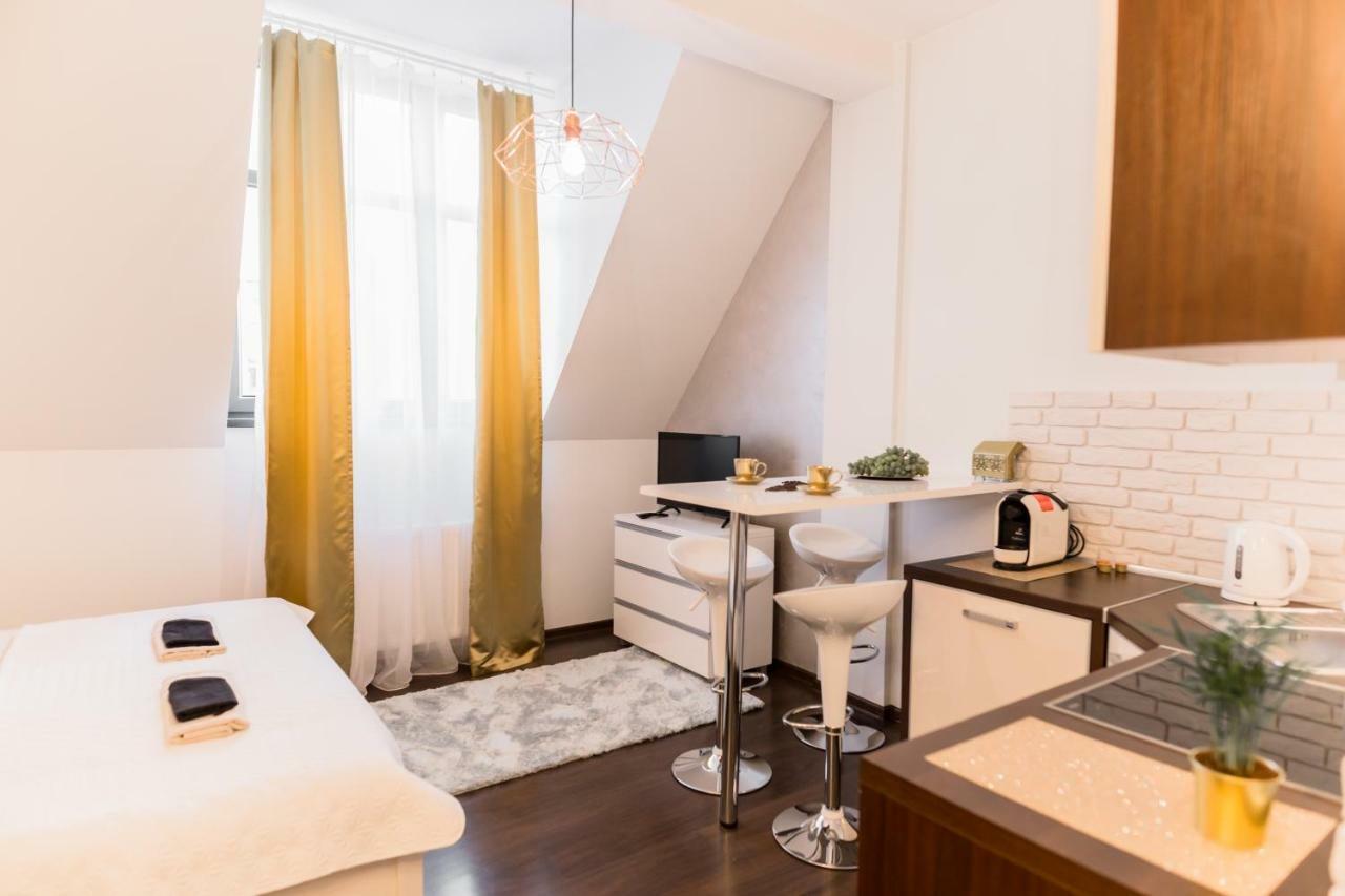 Goldeneye Apartment Center Wroclaw Ngoại thất bức ảnh