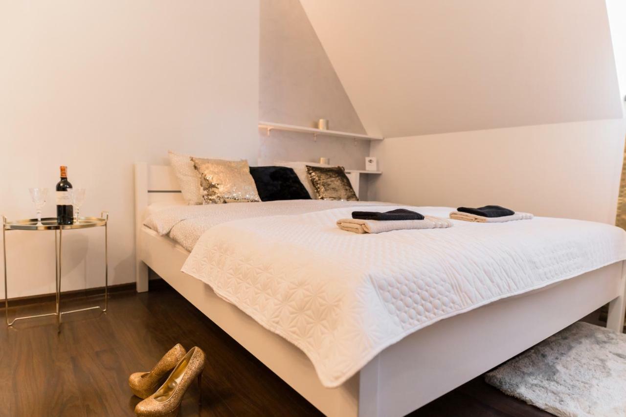 Goldeneye Apartment Center Wroclaw Ngoại thất bức ảnh