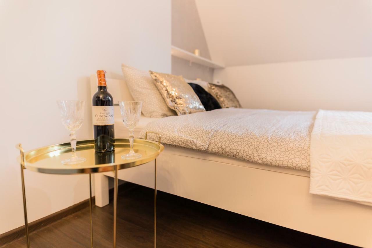 Goldeneye Apartment Center Wroclaw Ngoại thất bức ảnh