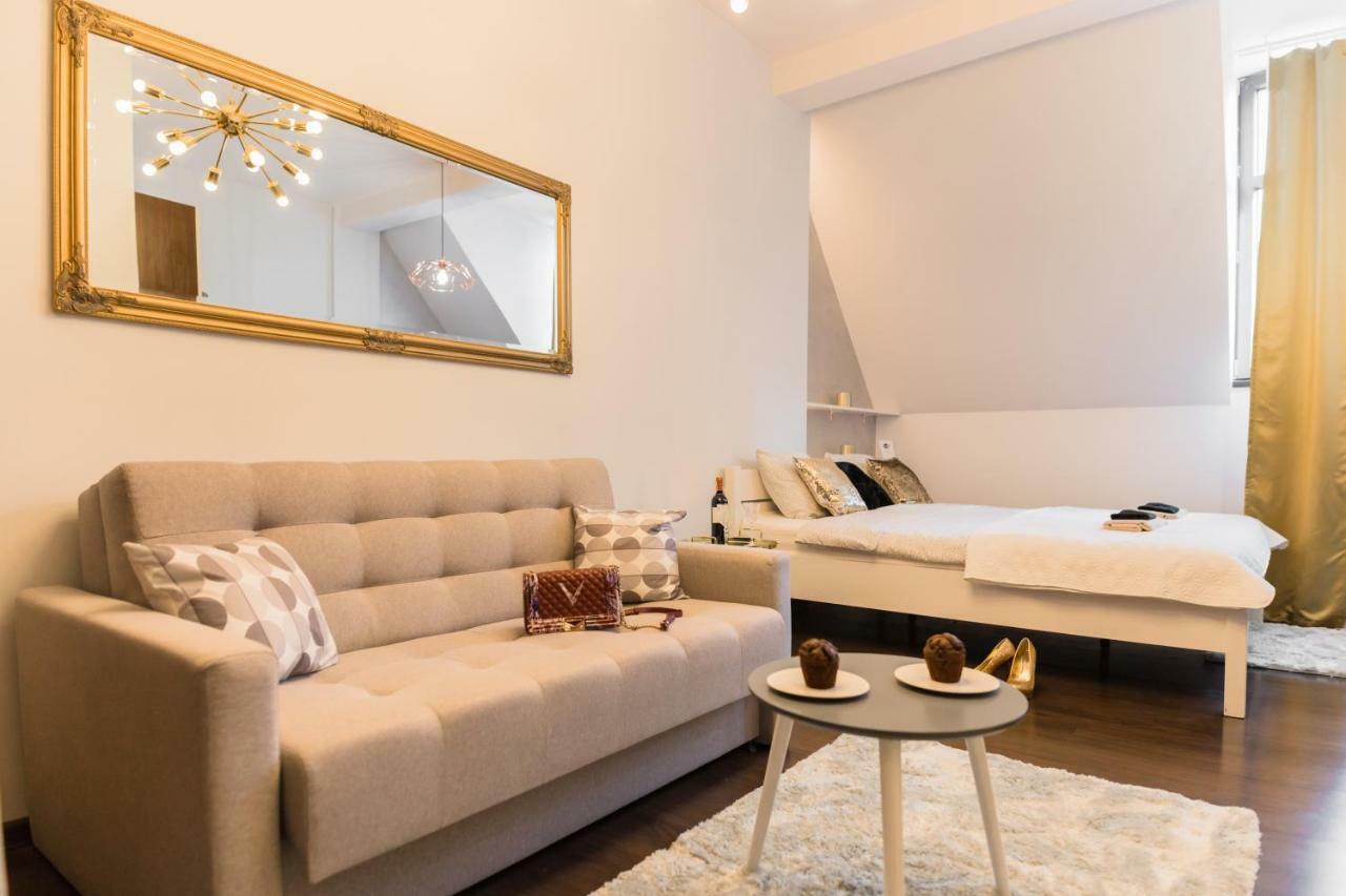 Goldeneye Apartment Center Wroclaw Ngoại thất bức ảnh