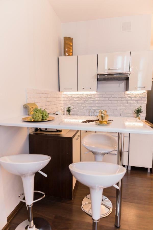 Goldeneye Apartment Center Wroclaw Ngoại thất bức ảnh